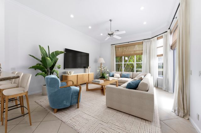 401 Via Placita, Palm Beach Gardens, FL 33418