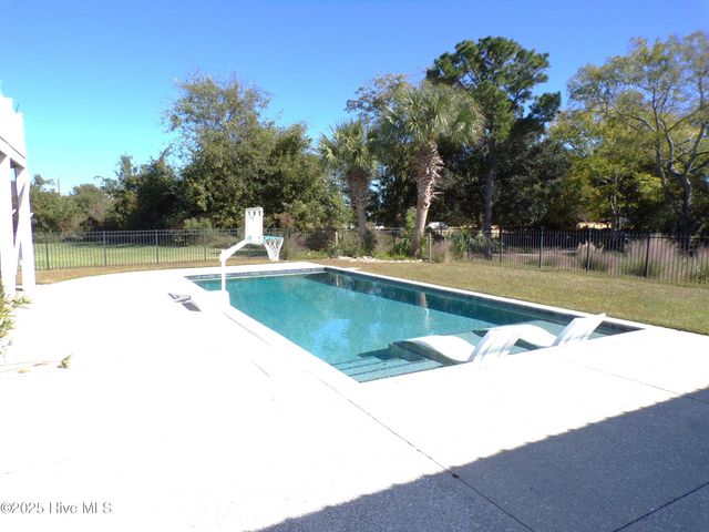 42 Harbour Village Terrace, Hampstead, NC 28443