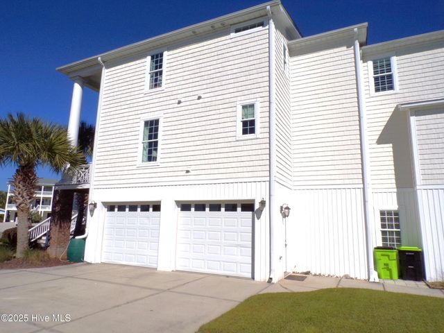 42 Harbour Village Terrace, Hampstead, NC 28443