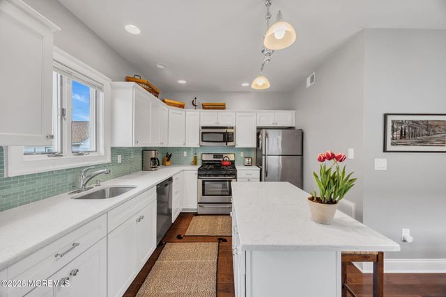 46 Barberie Avenue, Highlands, NJ 07732