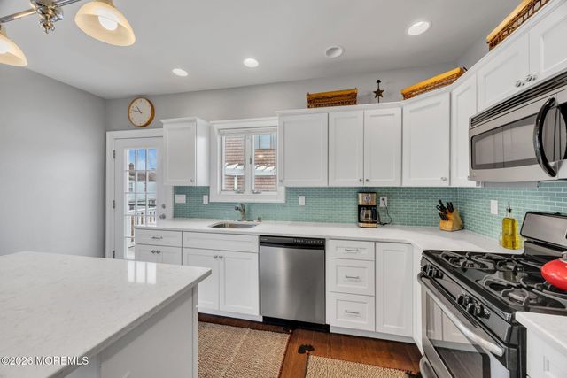 46 Barberie Avenue, Highlands, NJ 07732