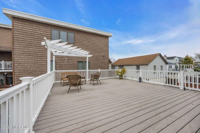 46 Barberie Avenue, Highlands, NJ 07732