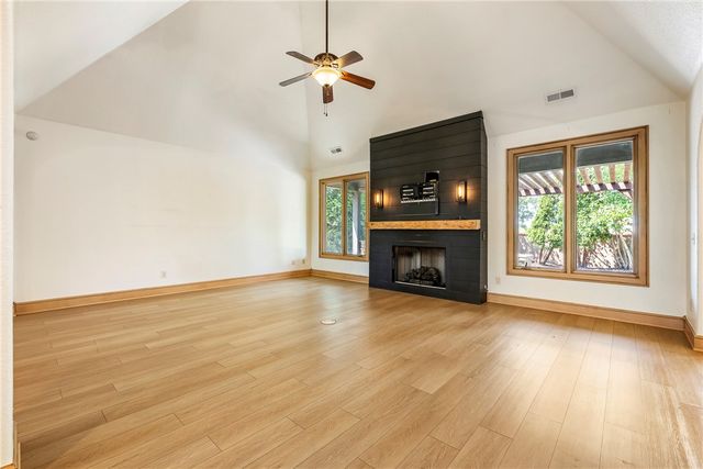 3600 Champagne Avenue, Bentonville, AR 72712