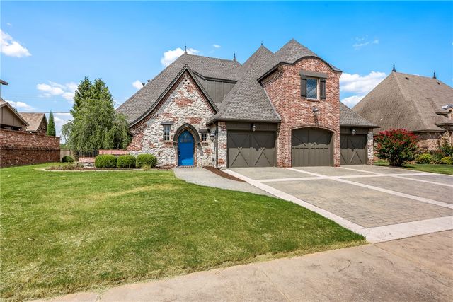 3600 Champagne Avenue, Bentonville, AR 72712