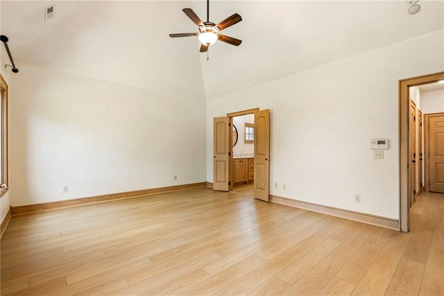 3600 Champagne Avenue, Bentonville, AR 72712