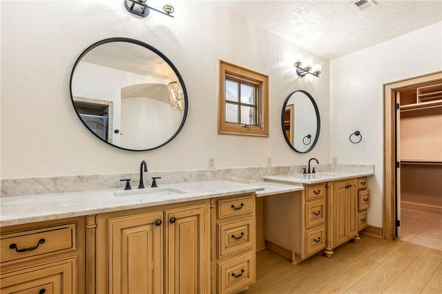 3600 Champagne Avenue, Bentonville, AR 72712