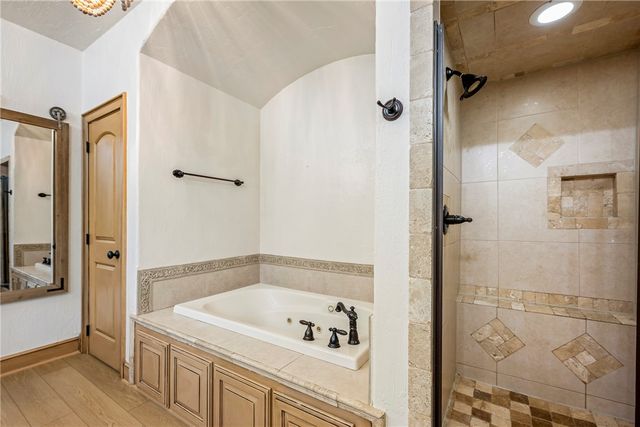 3600 Champagne Avenue, Bentonville, AR 72712