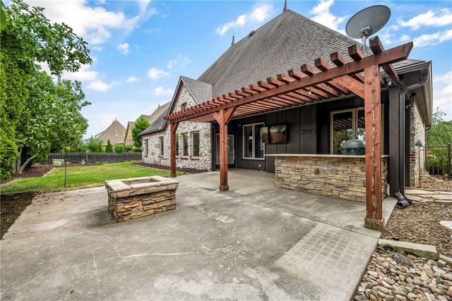 3600 Champagne Avenue, Bentonville, AR 72712