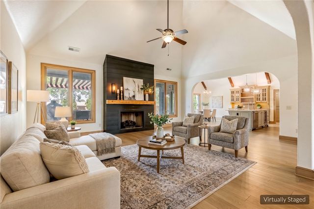 3600 Champagne Avenue, Bentonville, AR 72712