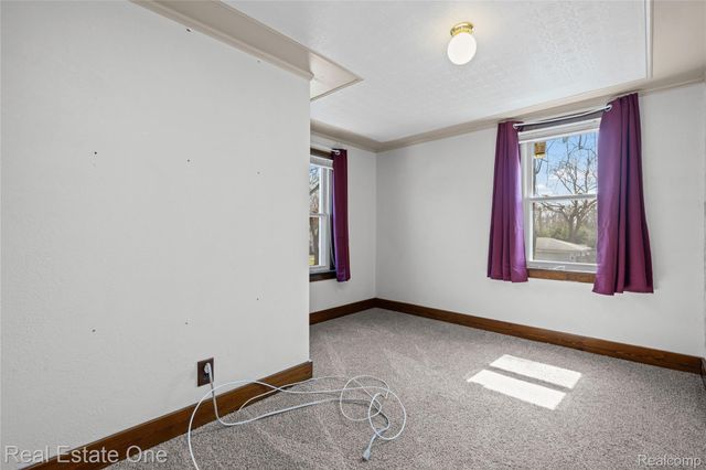 4058 Lomley Avenue, Waterford Charter Township, MI 48329