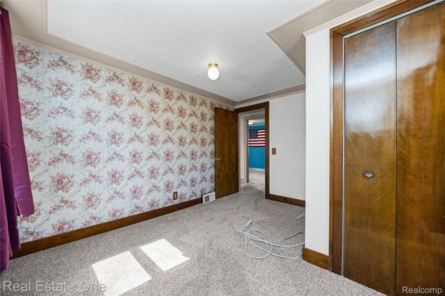 4058 Lomley Avenue, Waterford Charter Township, MI 48329