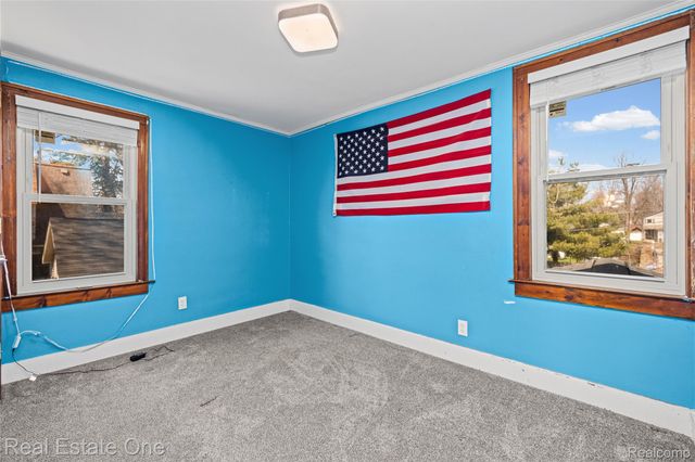 4058 Lomley Avenue, Waterford Charter Township, MI 48329