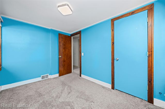 4058 Lomley Avenue, Waterford Charter Township, MI 48329