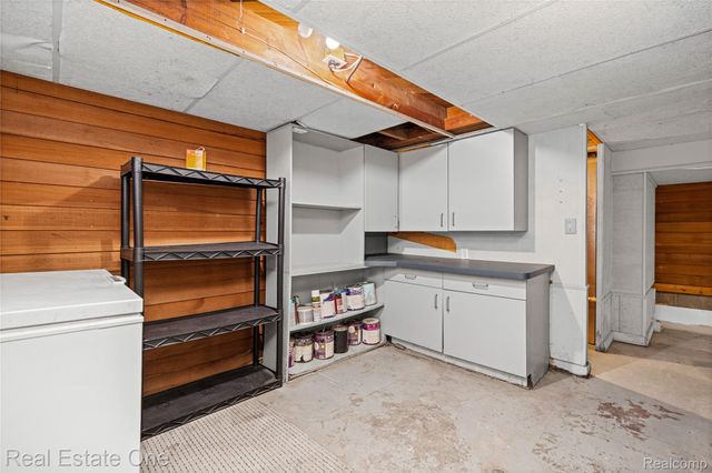 4058 Lomley Avenue, Waterford Charter Township, MI 48329