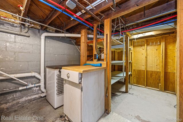 4058 Lomley Avenue, Waterford Charter Township, MI 48329