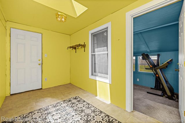 4058 Lomley Avenue, Waterford Charter Township, MI 48329