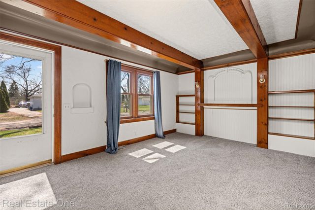 4058 Lomley Avenue, Waterford Charter Township, MI 48329