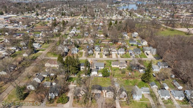 4058 Lomley Avenue, Waterford Charter Township, MI 48329