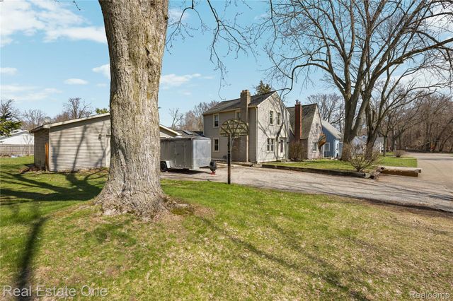 4058 Lomley Avenue, Waterford Charter Township, MI 48329