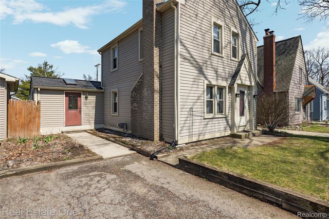 4058 Lomley Avenue, Waterford Charter Township, MI 48329