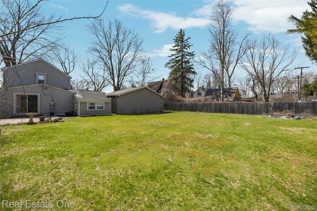 4058 Lomley Avenue, Waterford Charter Township, MI 48329