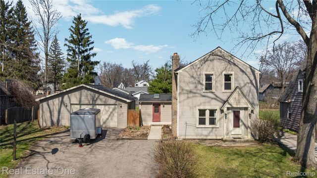 4058 Lomley Avenue, Waterford Charter Township, MI 48329