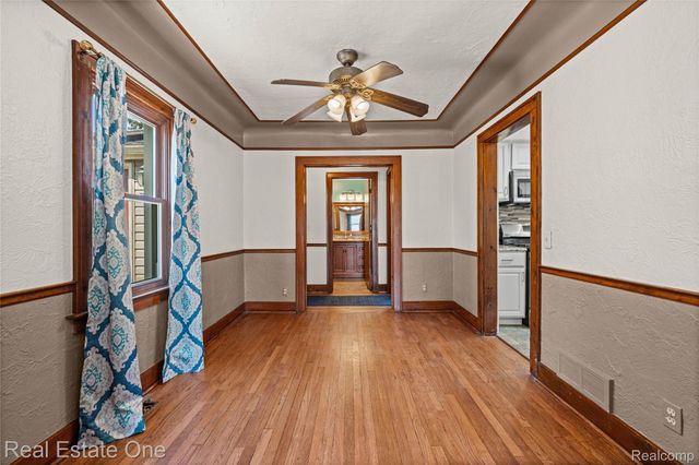 4058 Lomley Avenue, Waterford Charter Township, MI 48329