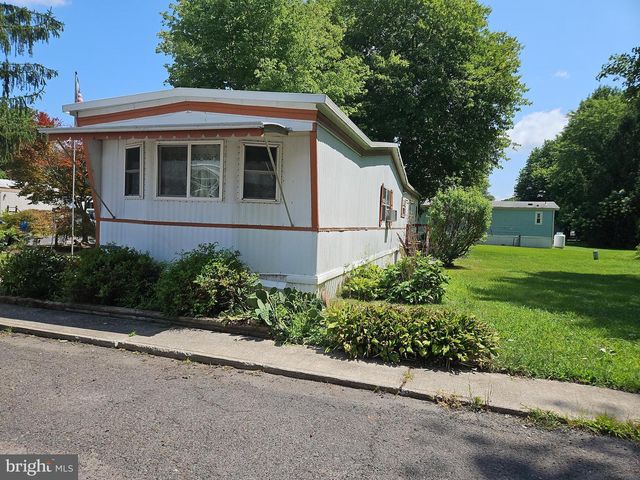 65 JAMES AVE, Southampton, NJ 08088