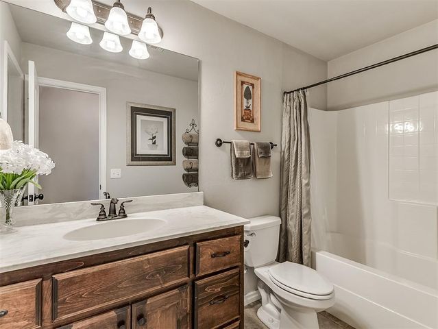 11217 NW 98th Street, Yukon, OK 73099