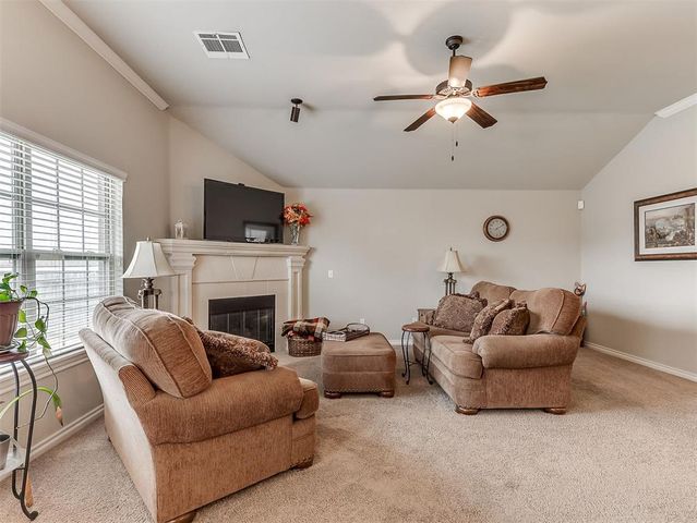 11217 NW 98th Street, Yukon, OK 73099