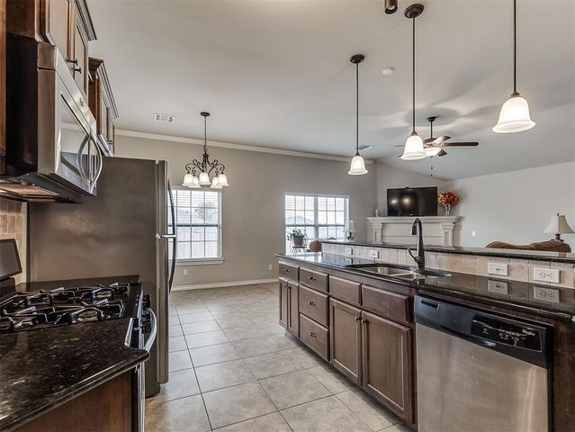 11217 NW 98th Street, Yukon, OK 73099