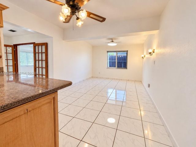 911 NW 30th Place 911, Miami, FL 33125