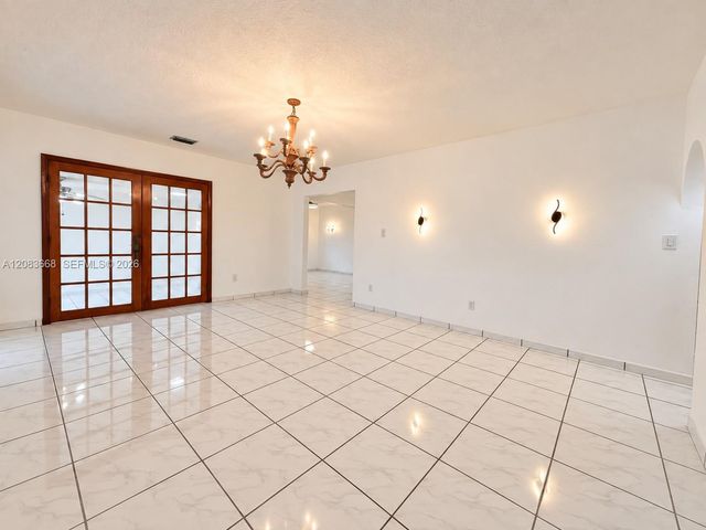 911 NW 30th Place 911, Miami, FL 33125