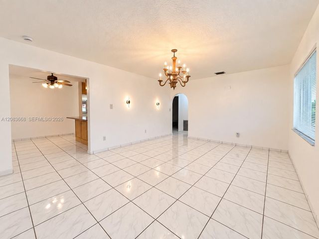 911 NW 30th Place 911, Miami, FL 33125