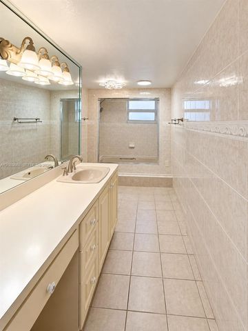 911 NW 30th Place 911, Miami, FL 33125