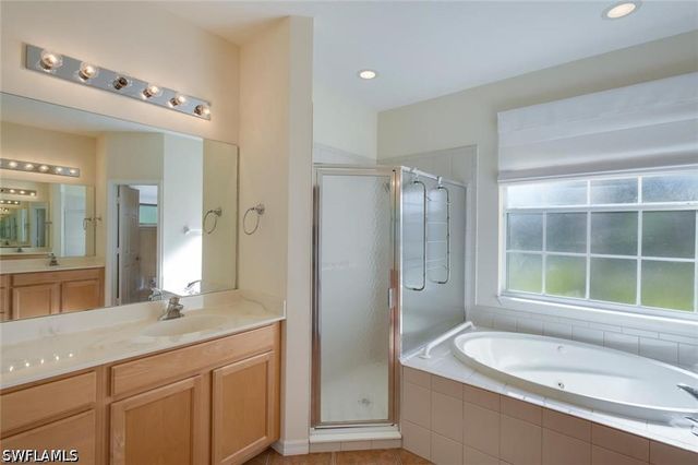 10601 Sir Michaels Place DR, Bonita Springs, FL 34135