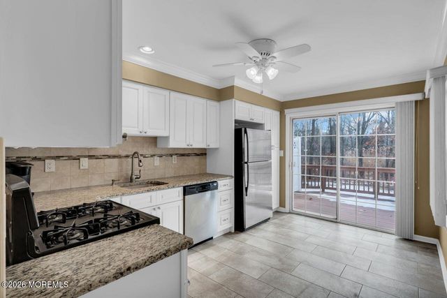 3 Beacon Court 87, Holmdel, NJ 07733