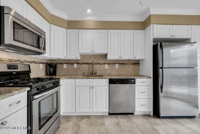 3 Beacon Court 87, Holmdel, NJ 07733