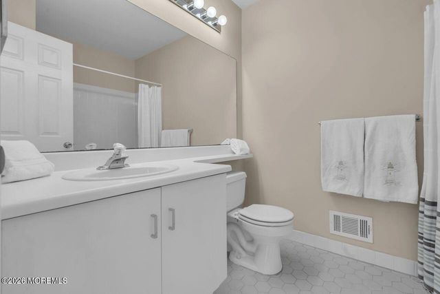 3 Beacon Court 87, Holmdel, NJ 07733