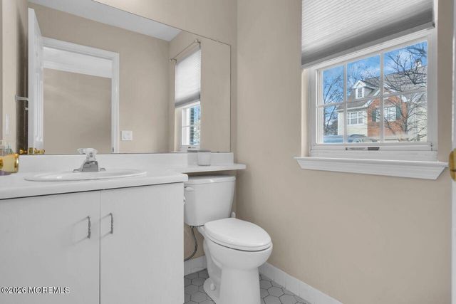 3 Beacon Court 87, Holmdel, NJ 07733