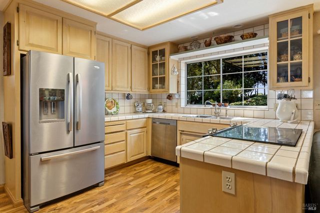 1940 Westlake Dr, Kelseyville, CA 95451