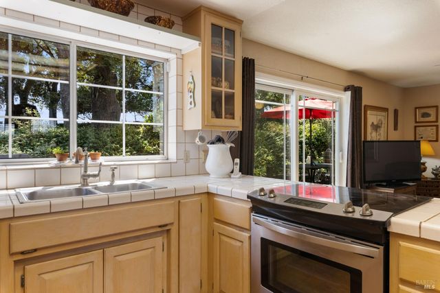 1940 Westlake Dr, Kelseyville, CA 95451