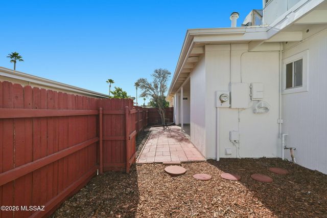 1 S Fluorite Drive, Tucson, AZ 85745