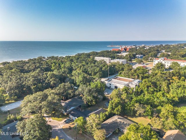 7 Chimney Cross Road, Long Beach, MS 39560