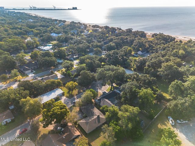 7 Chimney Cross Road, Long Beach, MS 39560