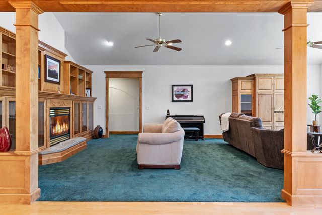 1562 Sleepy Hollow Loop, Grants Pass, OR 97527