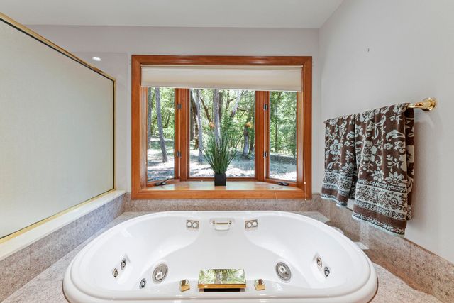 1562 Sleepy Hollow Loop, Grants Pass, OR 97527