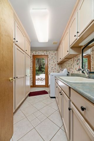 1562 Sleepy Hollow Loop, Grants Pass, OR 97527