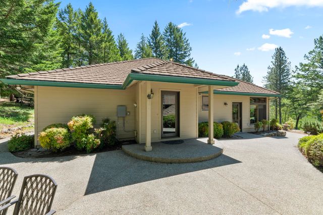1562 Sleepy Hollow Loop, Grants Pass, OR 97527