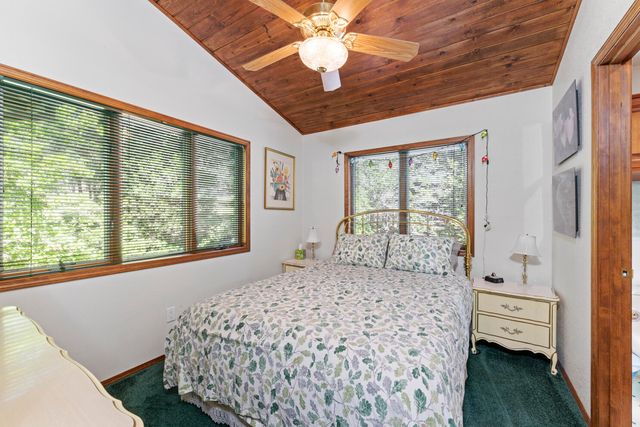 1562 Sleepy Hollow Loop, Grants Pass, OR 97527